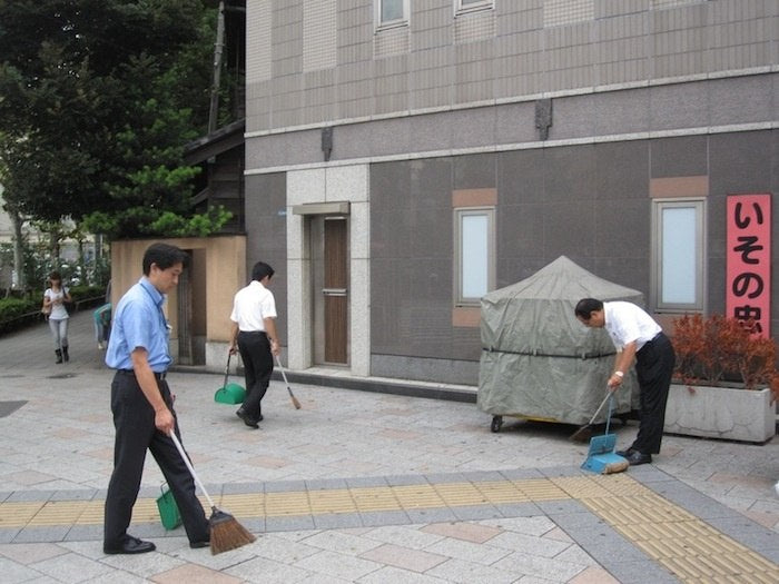 Why Japan Is So Clean?